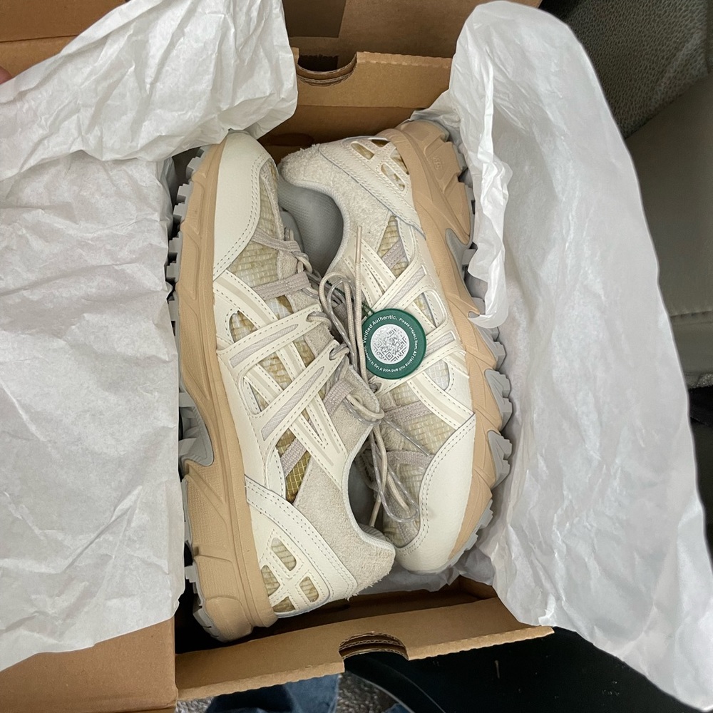NWT ASICS gel Sonoma 15-50 future trail cream oatmeal